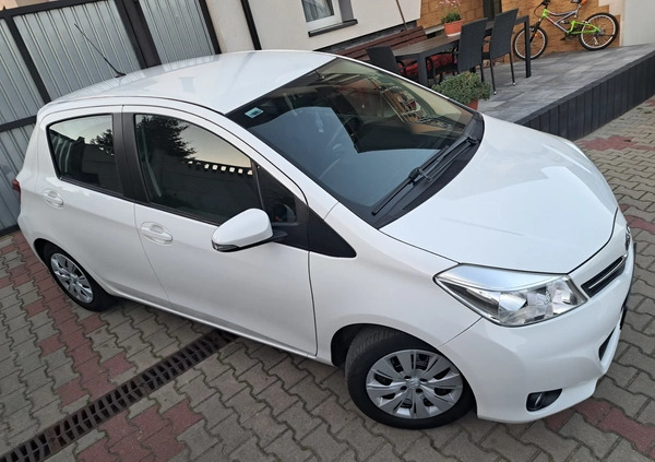 Toyota Yaris cena 25900 przebieg: 152000, rok produkcji 2012 z Świebodzice małe 211